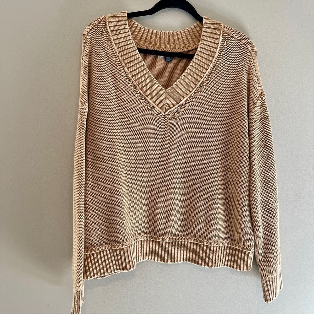 American Eagle Beige Long Weekend V-Neck Sweater Oversized Size Medium